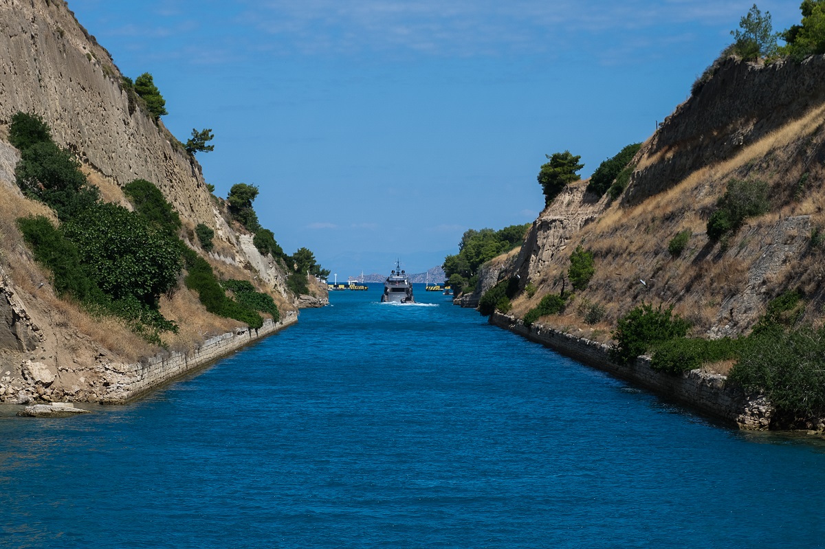 Συναγερμός για 15χρονη που έπεσε στον Ισθμό της Κορίνθου | Επικαιρότητα στο PlusTV.gr