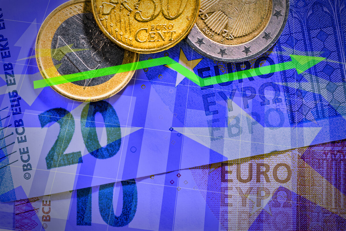 ΤτΕ: Τρείς αυξήσεις επιτοκίων προεξοφλούν οι αγορές, κατά 0,75% αθροιστικά φέτος