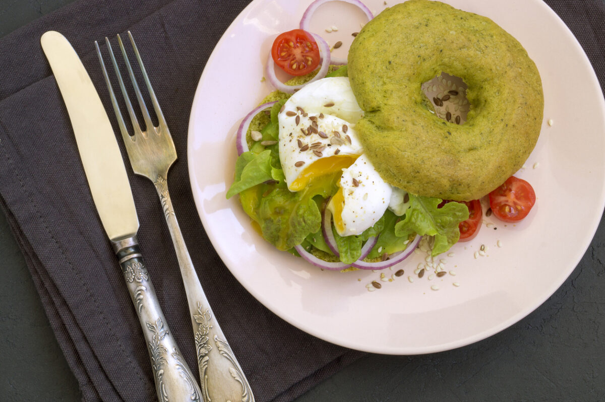 Συνταγή για bagels από αβοκάντο με 3 υλικά