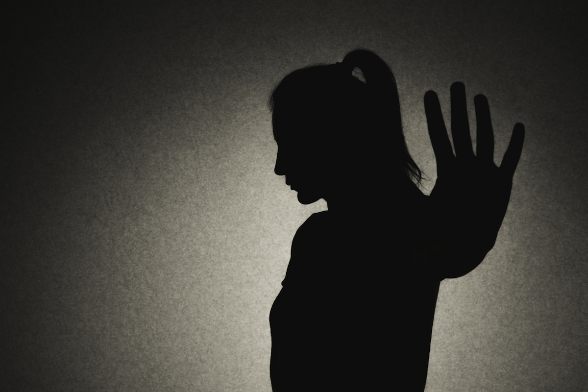 Ανδρας στην Βρετανία υποδυόταν την πρώην σύντροφό του στο Tinder και έστελνε αγνώστους σπίτι της για να την βιάσουν