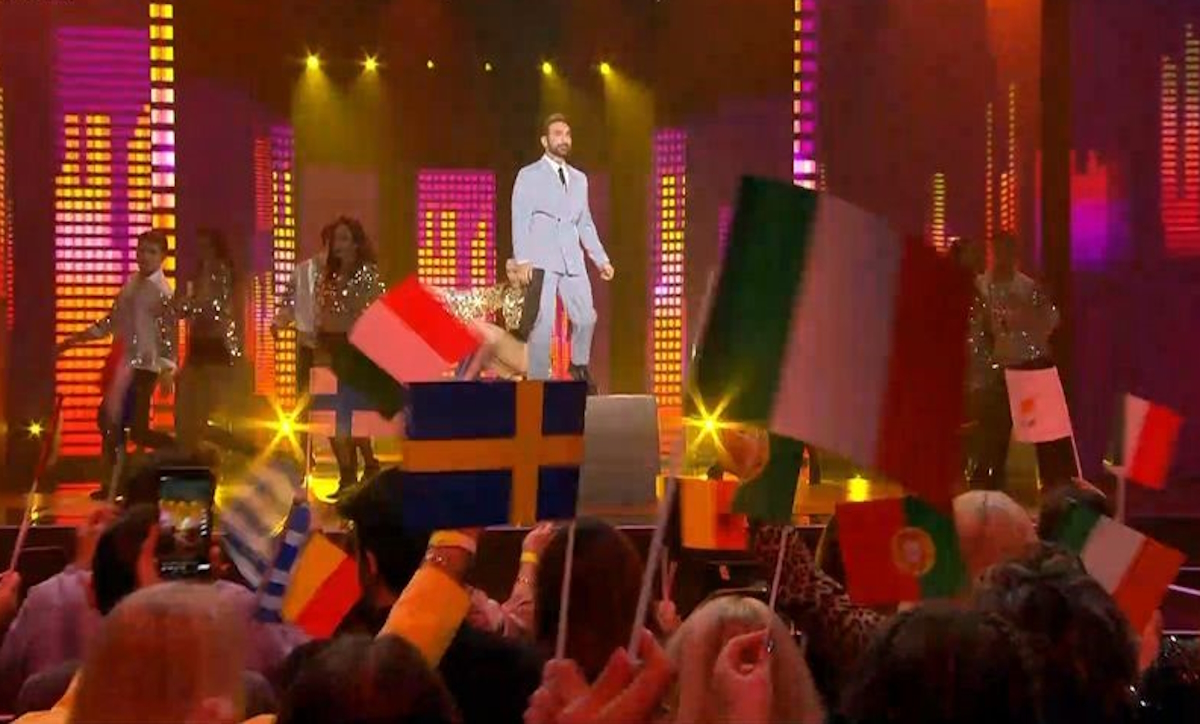 J2US όπως Eurovision: Πρόσωπα - έκπληξη και καλλιτέχνες ερμήνευσαν εμβληματικά τραγούδια του διαγωνισμού