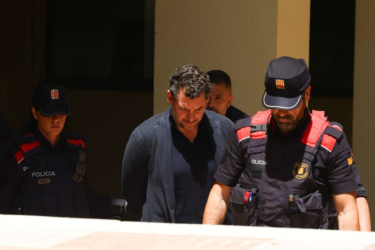 Ο Τζόναθαν Άντικ στο δικαστήριο