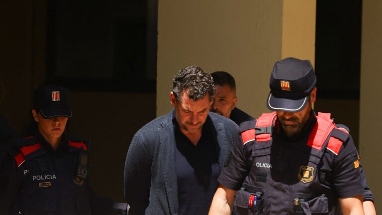 Ο Τζόναθαν Άντικ στο δικαστήριο