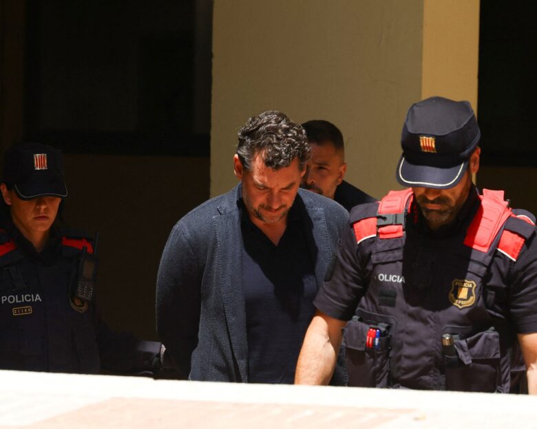 Ο Τζόναθαν Άντικ στο δικαστήριο