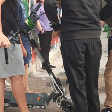 Πατίνι παρέσυρε και τραυμάτισε γυναίκα στο κέντρο της Καλαμάτας