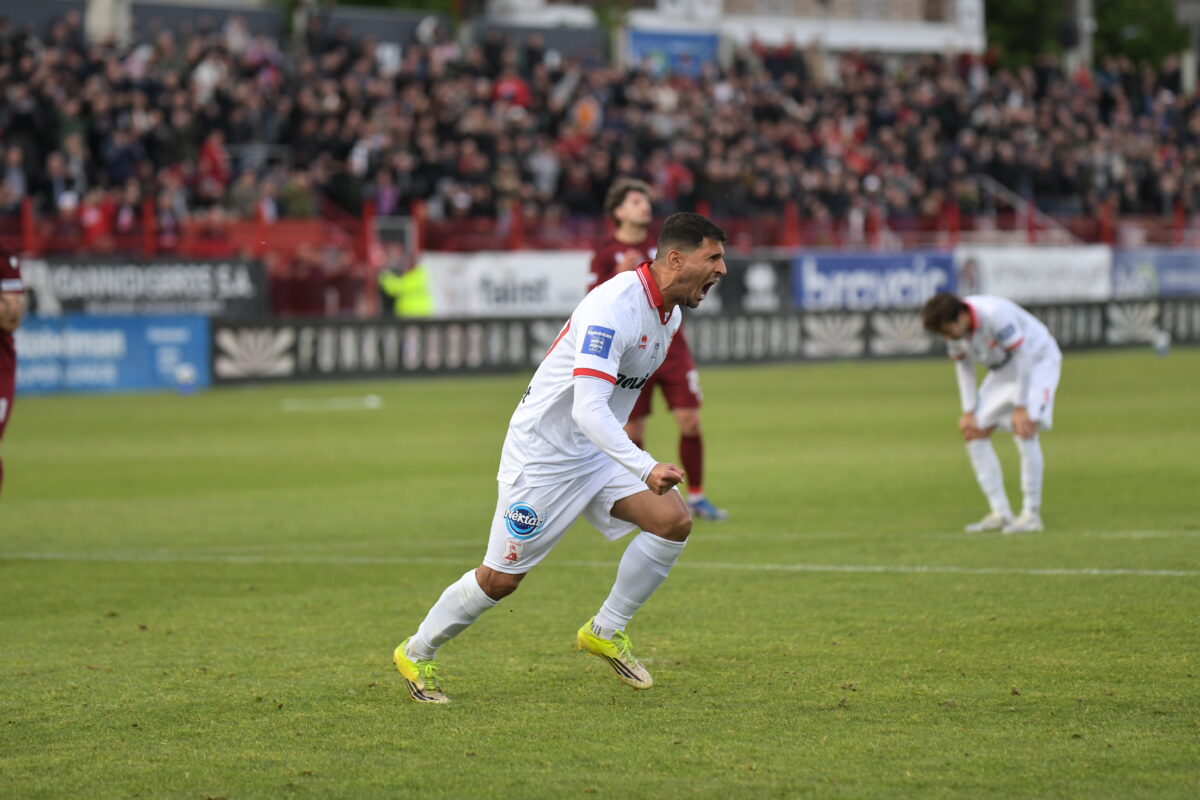 Πανσερραϊκός - ΑΕΛ Novibet 1-1: Ο Καρέλης με πέναλτι στο 90+8 βύθισε τους «βυσσινί» στη μάχη της παραμονής στη Super League
