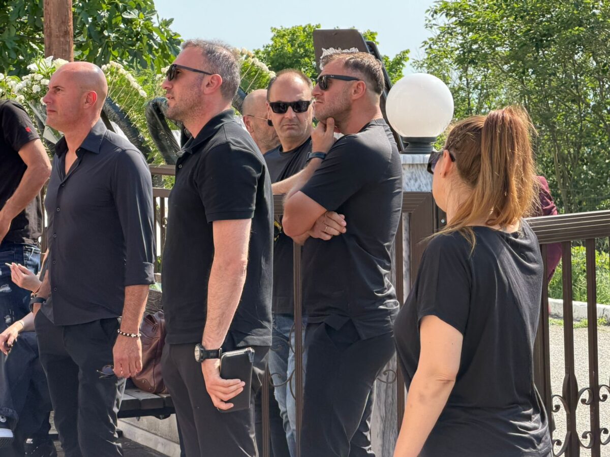 Κηδεία Παρασκευά Άντζα