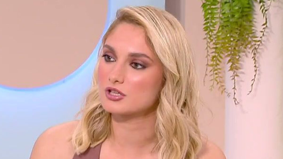 Η Αθηνά Κλήμη κατά τη διάρκεια της συνέντευξης