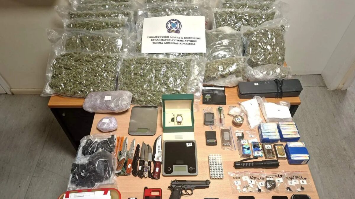 Χειροπέδες σε σπείρα για κλοπές αυτοκινήτων και διακίνηση ναρκωτικών σε Αττική και Βοιωτία – 18 συλλήψεις