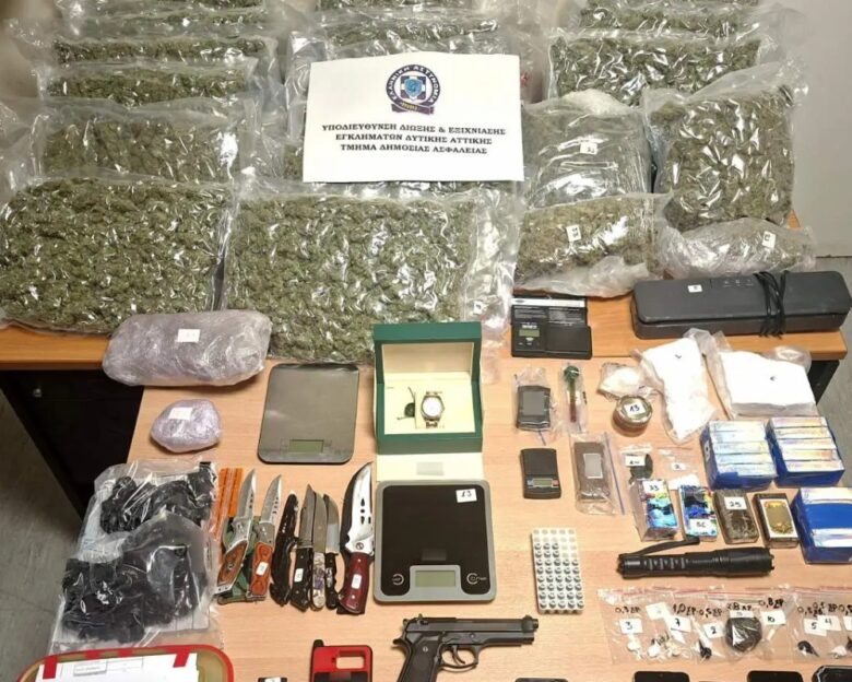 Χειροπέδες σε σπείρα για κλοπές αυτοκινήτων και διακίνηση ναρκωτικών σε Αττική και Βοιωτία – 18 συλλήψεις