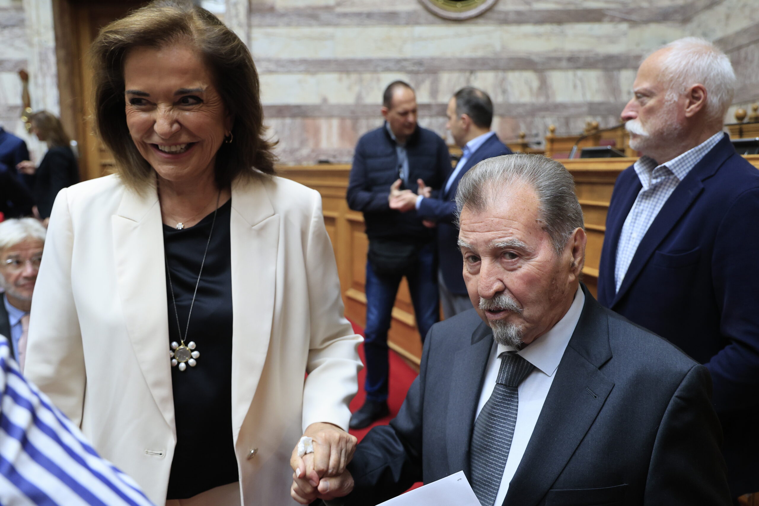 Ντόρα Μπακογιάννη, Γιάννης Τραγάκη