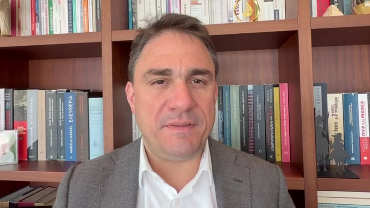Ο Κώστας Τσουκαλάς