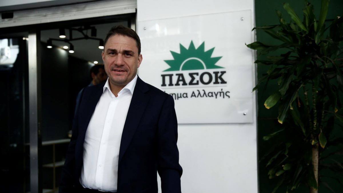 Τσουκαλάς, ΠΑΣΟΚ