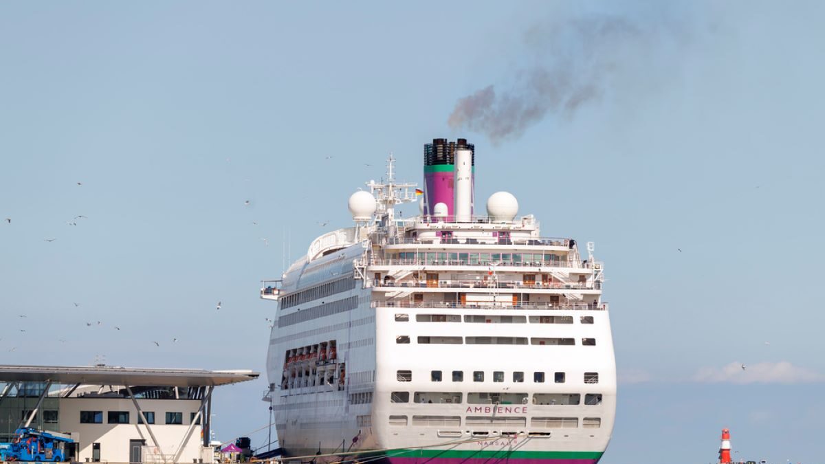Το κρουαζιερόπλοιο Ambassador Cruise Line