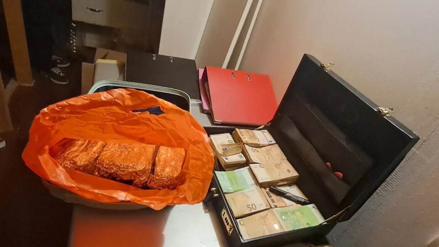 Μερικά από τα παράνομα κέρδη των μελών του κυκλώματος