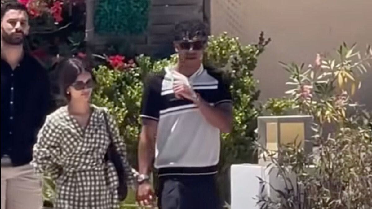 Ο Λαμίν Γιαμάλ με τη σύντροφό του στη Ζάκυνθο