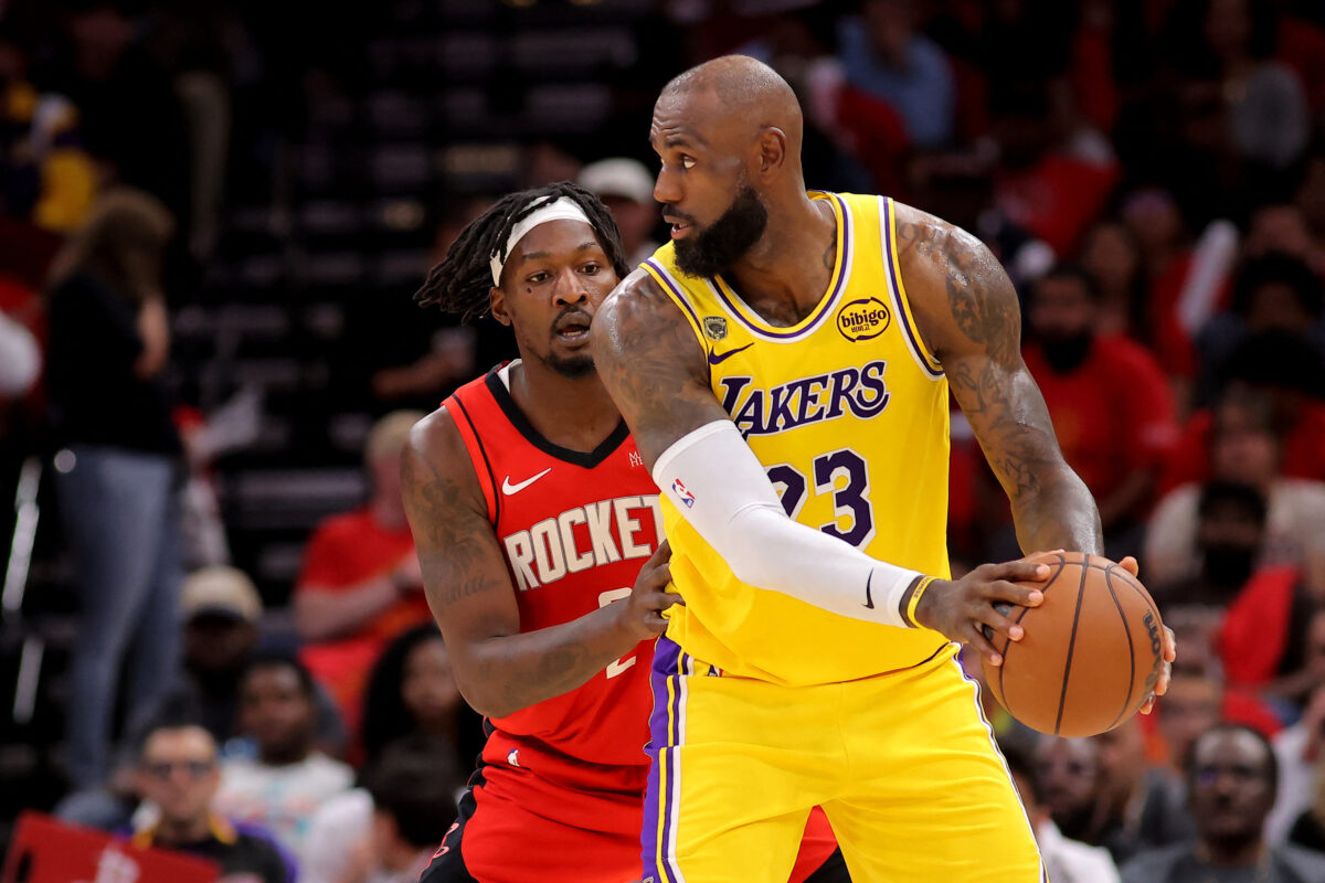 Αποτελέσματα NBA: Ο απίθανος Λεμπρόν Τζέιμς έστειλε τους Λέικερς στα ημιτελικά των πλέι οφ της Δύσης