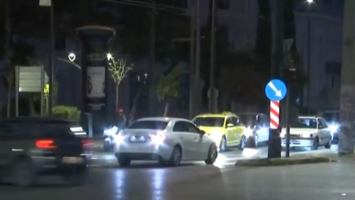 Αυτοκίνητο ανάποδα στη Λεωφόρο Αλεξάνδρας