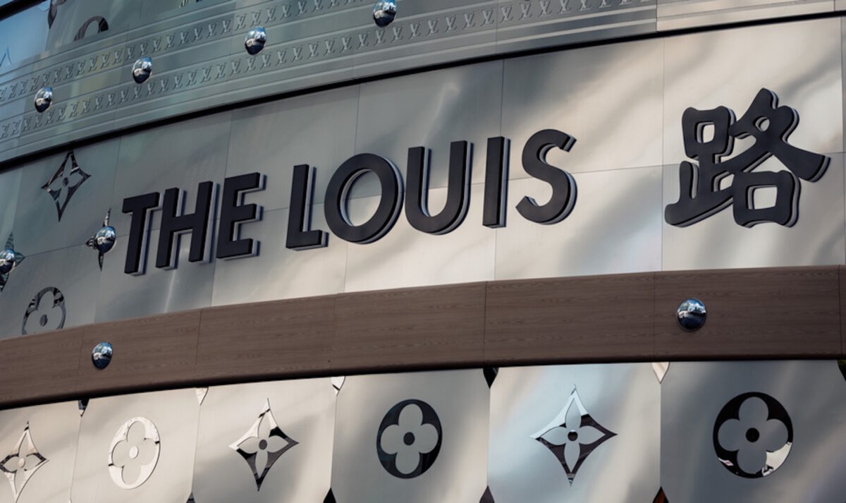 Louis Vuitton: Η κόκκινη σοκολατένια «Egg Bag» που δημιούργησε ο οίκος για τη Γιορτή της Μητέρας
