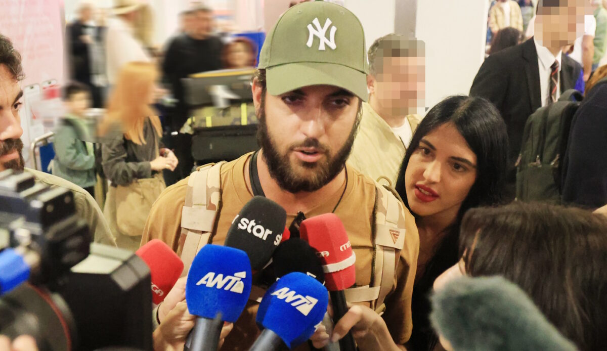 Survivor: Επέστρεψε στην Ελλάδα ο Μάνος Μαλλιαρός – Θερμή υποδοχή στο αεροδρόμιο από τον αδελφό και τη σύντροφό του