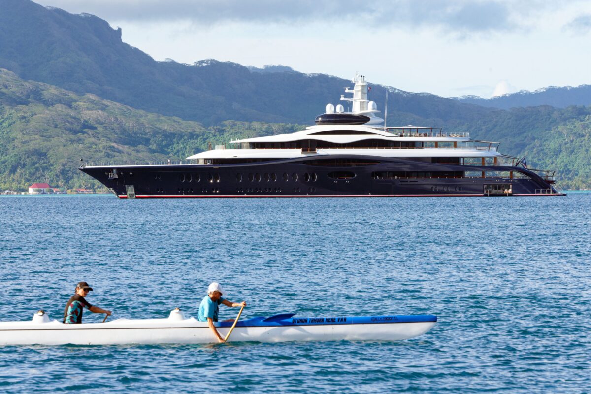 Το superyacht των 300 εκατ. δολαρίων του Μαρκ Ζούκερμπεργκ