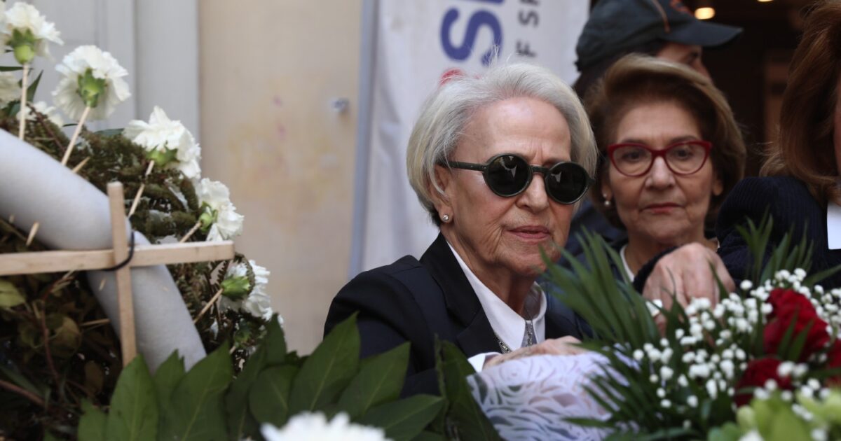 16 χρόνια από την τραγωδία στη Marfin: «Πιστεύω ότι κάποια στιγμή θα διαλευκανθεί» είπε η μητέρα της Αγγελικής Παπαθανασοπούλου που έχασε τη ζωή της