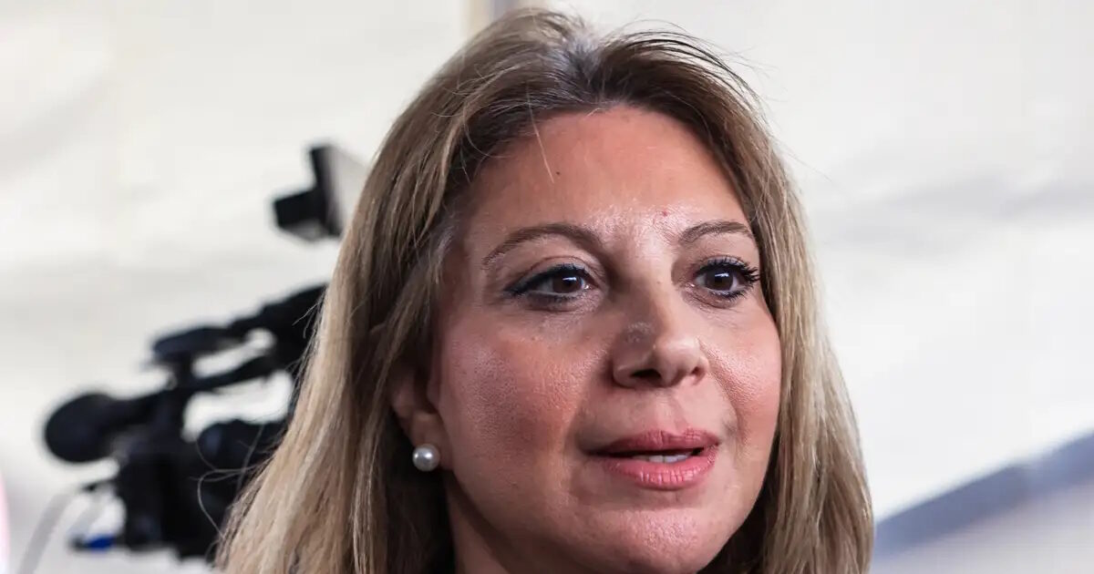 Η Μαρία Καρυστιανού προαναγγέλλει κόμμα μέσα στον Μάιο και καταγγέλλει προσπάθειες εξαγοράς
