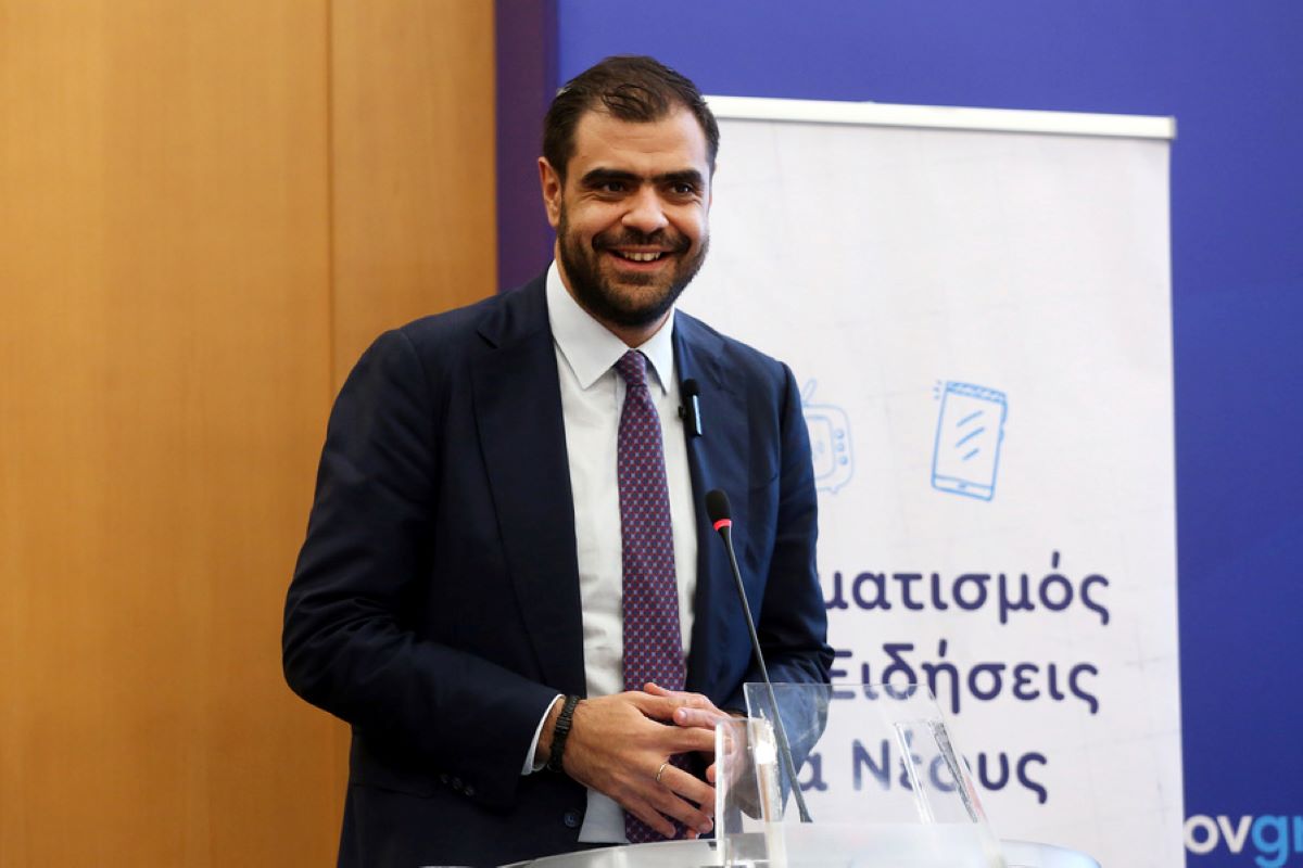 Μαθητές απέναντι στα fake news: 1.200 παιδιά έγιναν «κριτικοί αναγνώστες» - Μαρινάκης: «Η παραπληροφόρηση πρέπει να χτυπηθεί αποφασιστικά»