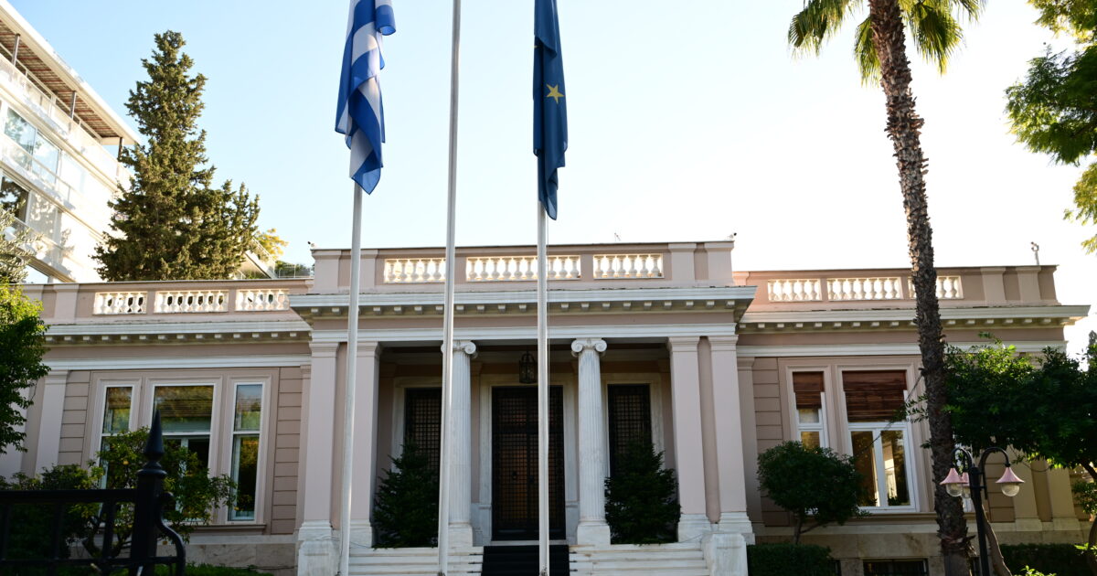 Νέα κόντρα κυβέρνησης – ΠΑΣΟΚ για ΟΠΕΚΕΠΕ και υποκλοπές: «Διαστρέβλωση της πραγματικότητας», «Η παρακμή και ο λαϊκισμός έχουν και όρια»