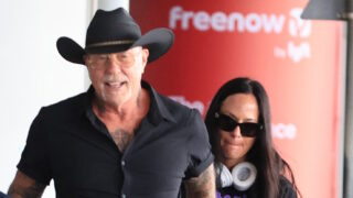 James Hetfield και Adriana Gillett
