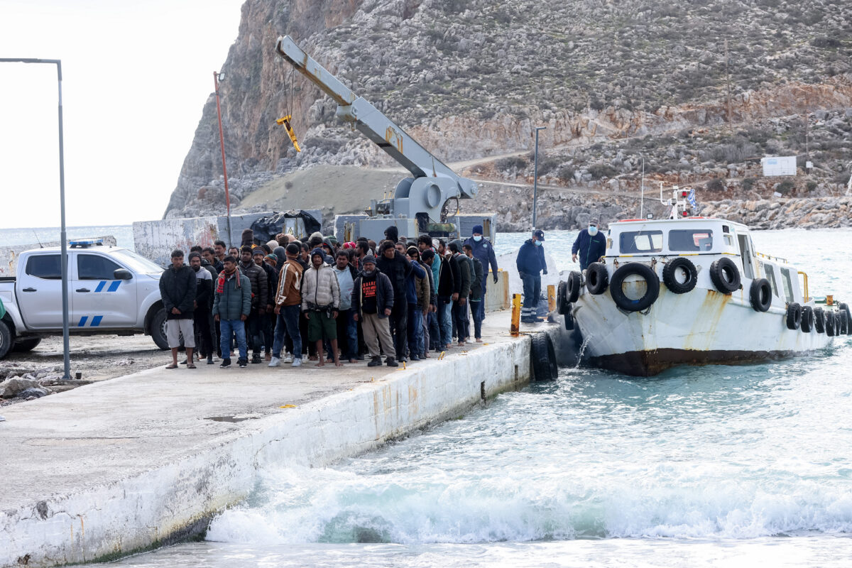 Πλεύρης από Κρήτη για μεταναστευτικές ροές: Το καλοκαίρι δεν βλέπω μειώσεις όπως στο Ανατολικό Αιγαίο