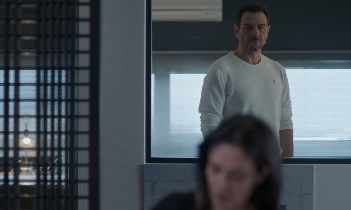 Μία νύχτα μόνο - επόμενα επεισόδια: Η Αλεξάνδρα παίρνει στα χέρια της το υλικό του ξενοδοχείου από το μοιραίο βράδυ