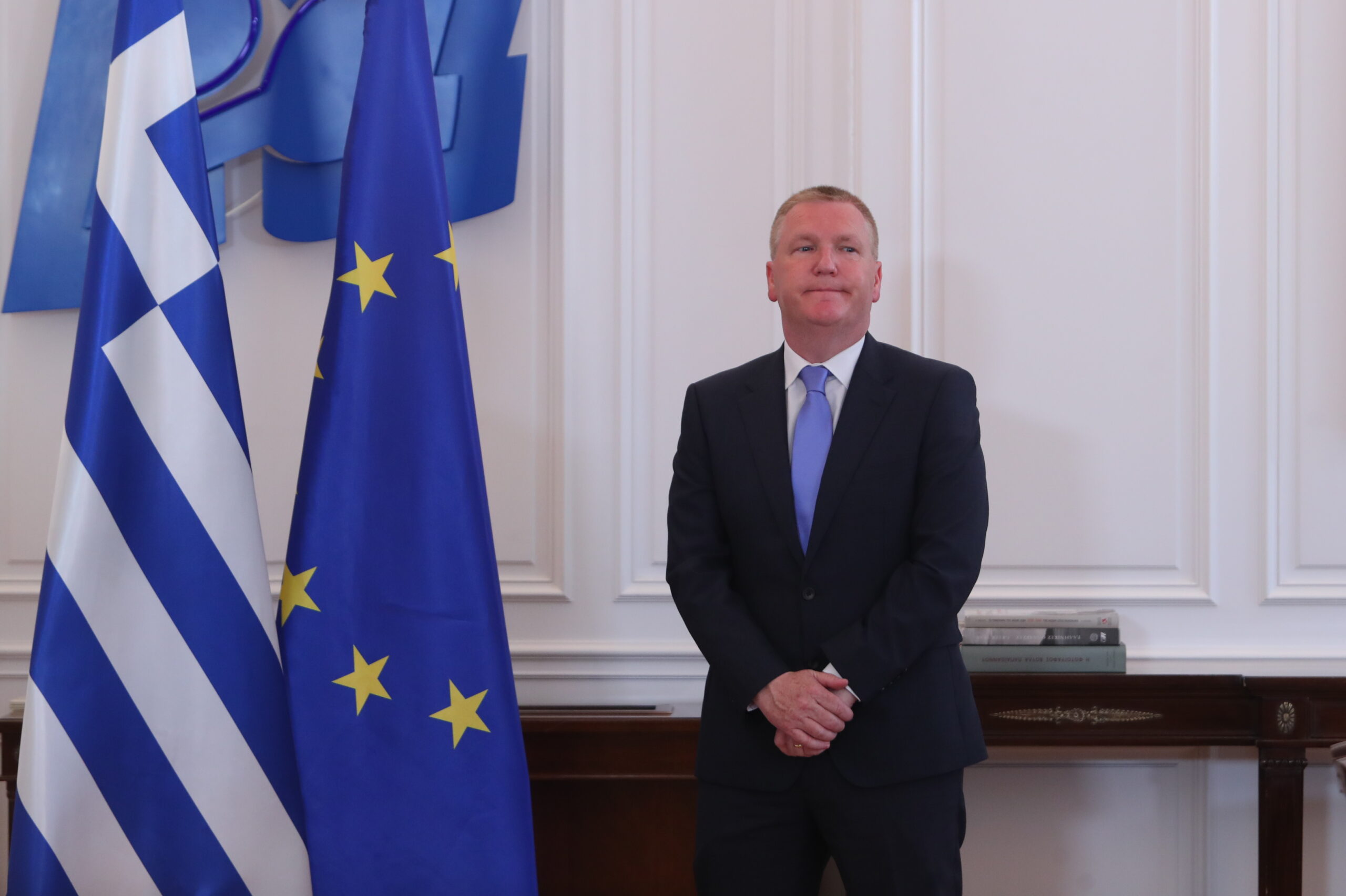 Συνάντηση του Πρωθυπουργού Κυριάκου Μητσοτάκη με τον Ευρωπαίο Επίτροπο αρμόδιο για τη Δημοκρατία, τη Δικαιοσύνη, το Κράτος Δικαίου και την Προστασία των Καταναλωτών Michael McGrath, στο Μέγαρο Μαξίμου, Τρίτη 12 Μαΐου 2026. (ΣΩΤΗΡΗΣ ΔΗΜΗΤΡΟΠΟΥΛΟΣ