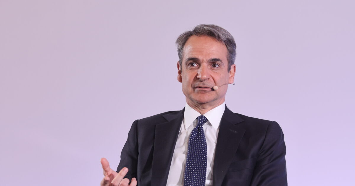 Αυλαία για το συνέδριο της ΝΔ: «Η Ελλάδα του 2030», η απουσία Καραμανλή και η επιστολή των 10 με αιχμές κατά Μητσοτάκη