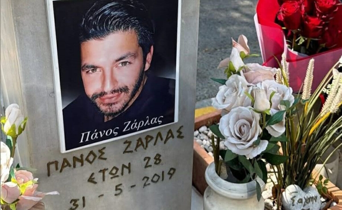 Η Στέλλα Μιζεράκη συγκλονίζει για τον Πάνο Ζάρλα: Η φωτογραφία από το μνήμα, 7 χρόνια μετά τον θάνατό του