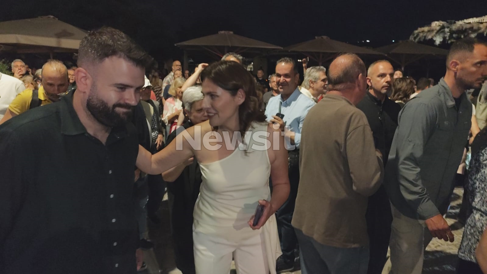 Η Μπέττυ Μπαζιάνα στην παρουσίαση του κόμματος του Αλέξη Τσίπρα, «Ελληνική Αριστερή Συμπαράταξη» στο Θησείο