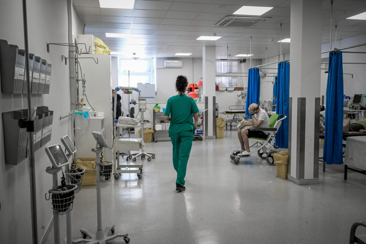 Οι νοσηλευτές γυρίζουν την πλάτη στο ΕΣΥ – «Αγκάθι» οι χαμηλές απολαβές | Επικαιρότητα στο PlusTV.gr