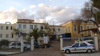 Το νοσοκομείο Πύργου όπου διακομίστηκαν και νοσηλεύονται 12 παιδιά που επέβαιναν το τουρκικό μότορσιπ "ΑΡΤΑΓΚ , Το πλοίο εξέπεμψε SOS χθες το βράδυ όταν έμεινε ακυβέρνητο λόγω μηχανικής βλάβης εξο από το Κατάκωλο .
