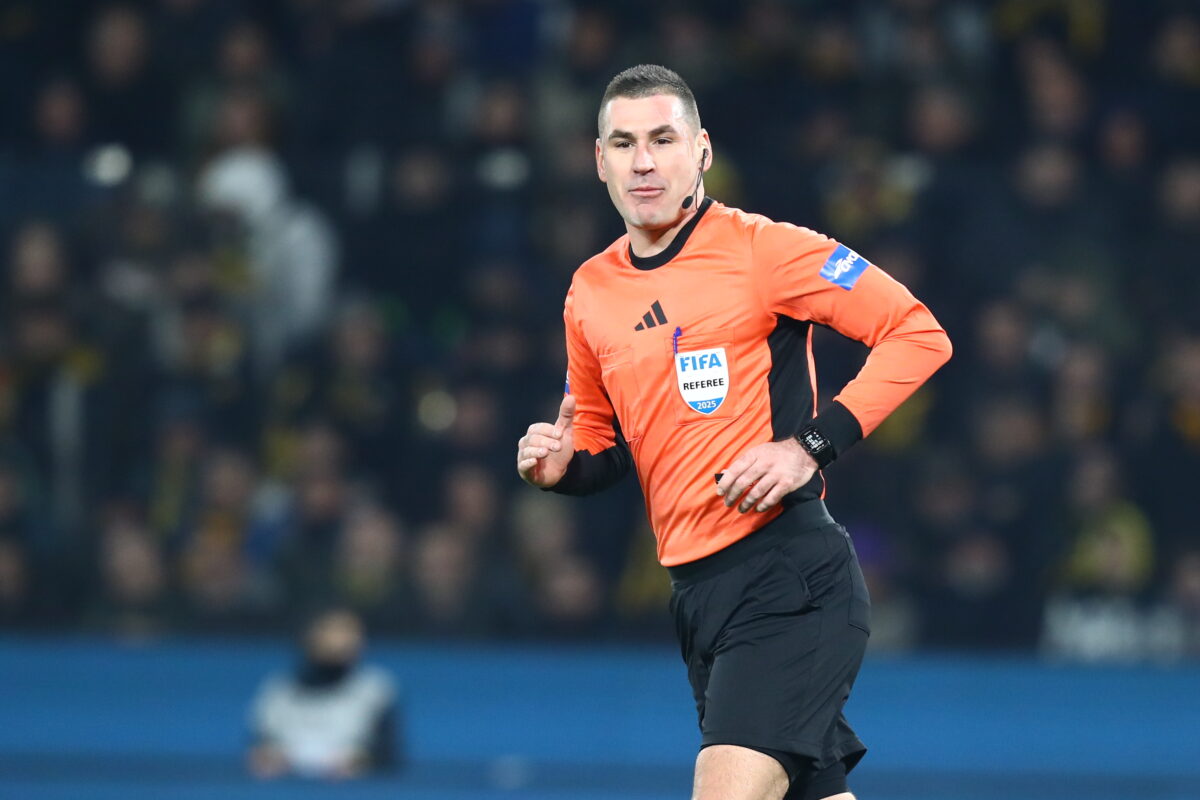 Super League: Ο Ομπρένοβιτς θα σφυρίξει το Ολυμπιακός - Παναθηναϊκός και ο Γιαμπλόνσκι το ΠΑΟΚ - ΑΕΚ