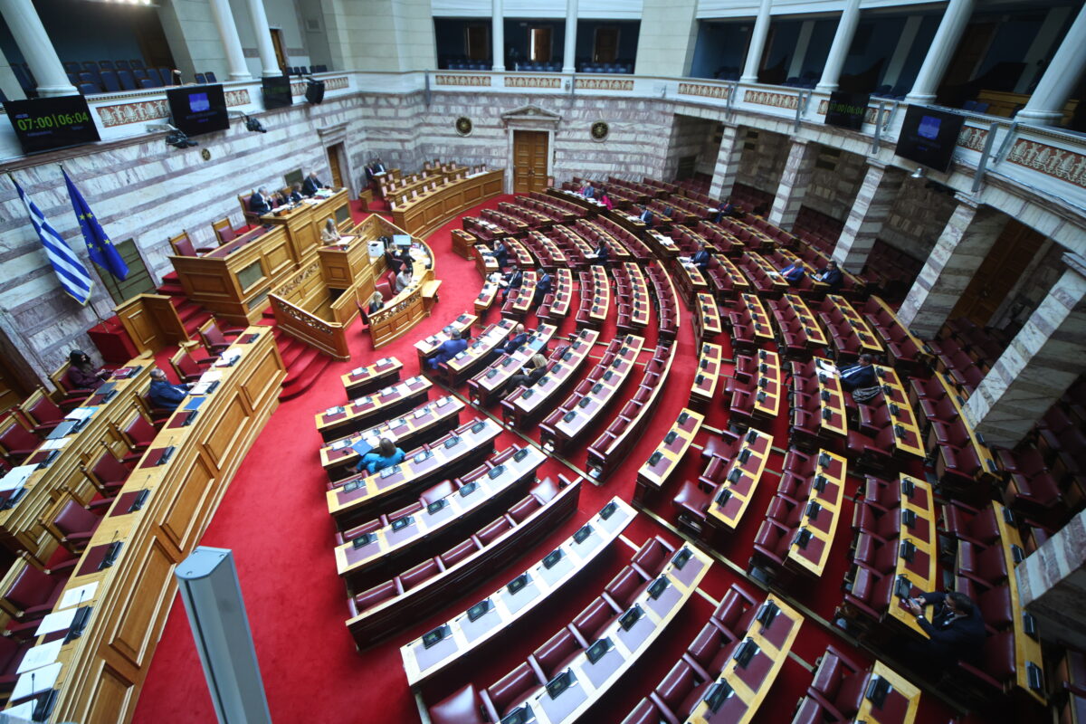 Συνταγματική Αναθεώρηση: Πυρ ομαδόν από την αντιπολίτευση για τις προτάσεις Μητσοτάκη - «Καμία συναίνεση»
