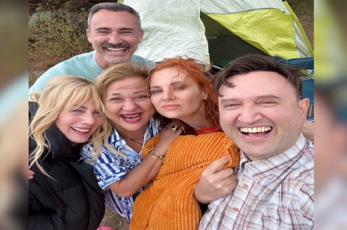 Το καστ του «Παρά Πέντε» έκανε νέο reunion: Η ανάρτηση του Αργύρη Αγγέλου – «Βρεθήκαμε ξανά»