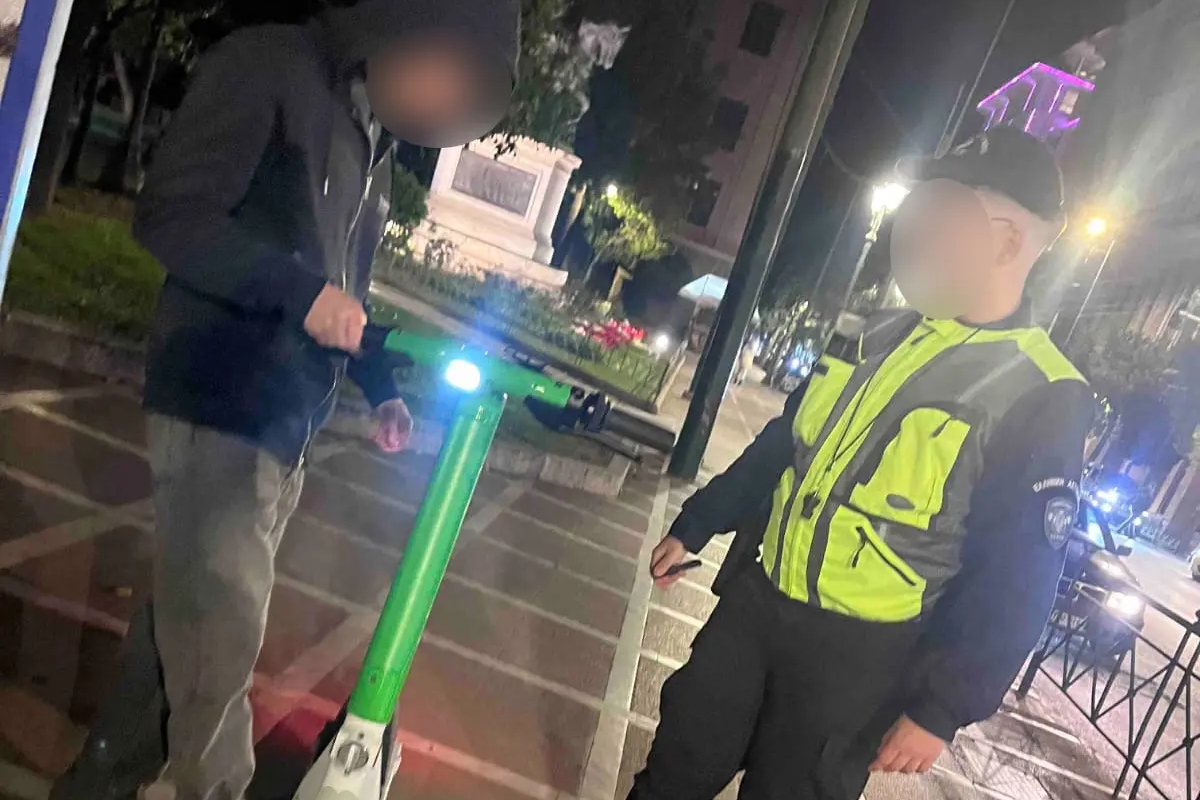 ΕΛΑΣ: Έλεγχοι σε ηλεκτρικά πατίνια έδειξαν 135 παραβιάσεις – 8 οδηγοί ήταν μεθυσμένοι