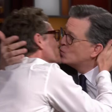 Pedro Pascal και Stephen Colbert