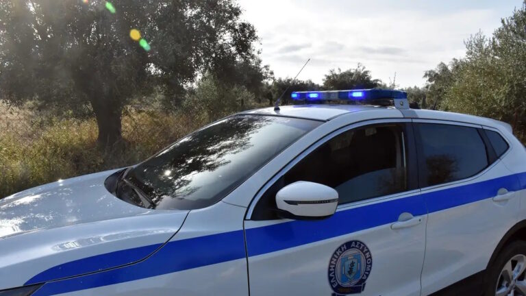 Περιπολικό της ελληνικής αστυνομίας