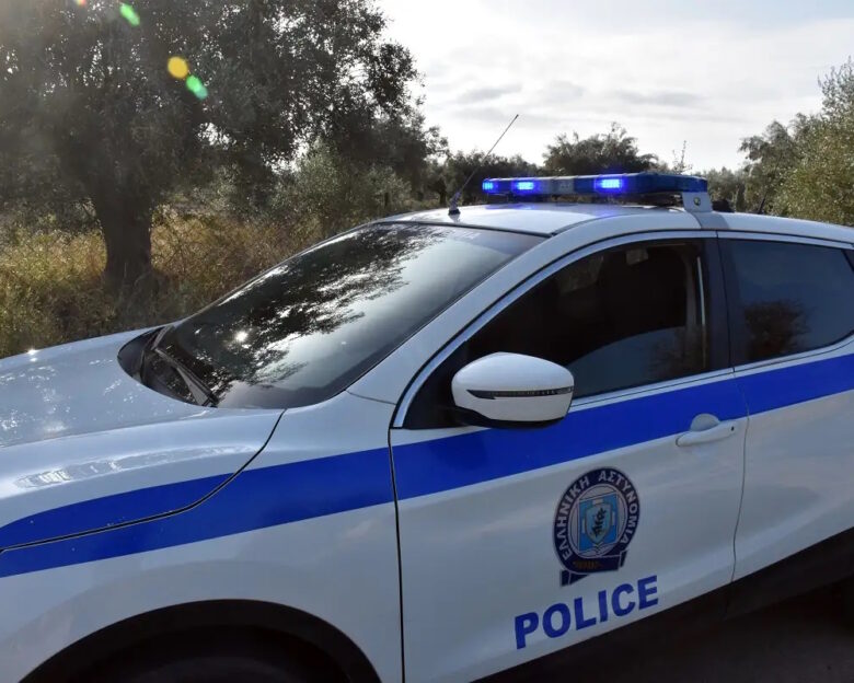 Περιπολικό της ελληνικής αστυνομίας