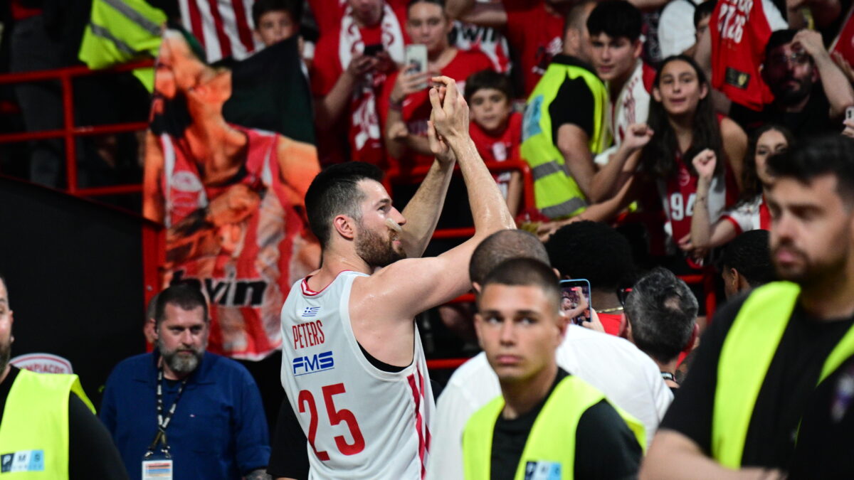 Ο Άλεκ Πίτερς
