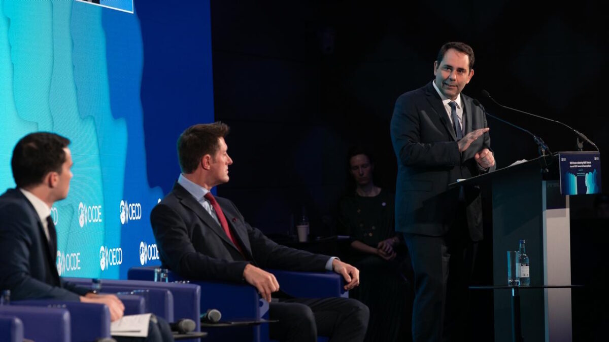 Ο υφυπουργός Οικονομικών Θάνος Πετραλιάς στην ετήσια συνάντηση ανώτερων στελεχών προϋπολογισμού του ΟΟΣΑ
