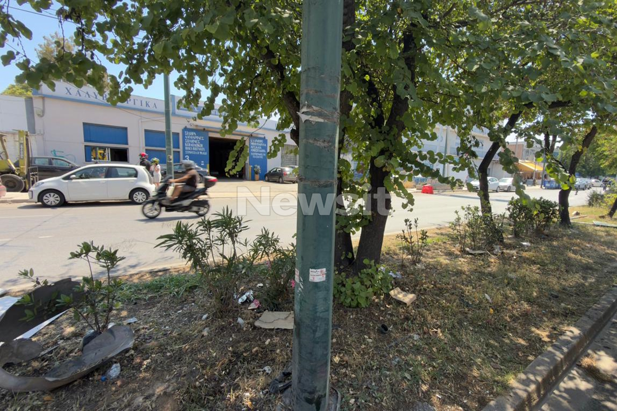 Το σημείο του τροχαίου στην Πέτρου Ράλλη