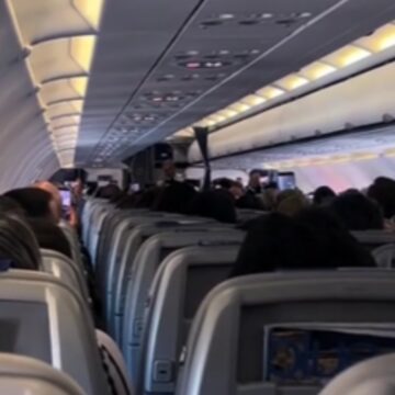 Η τελευταία πτήση πιλότου της Aegean μετά από 45 χρόνια δουλειάς: «Τιμή μου που συμμετείχατε», δείτε το συγκινητικό βίντεο