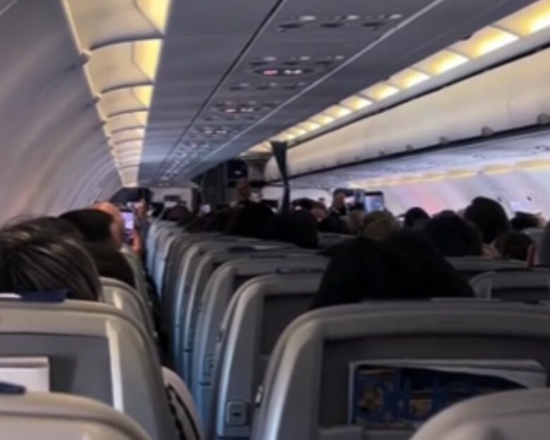 Η τελευταία πτήση πιλότου της Aegean μετά από 45 χρόνια δουλειάς: «Τιμή μου που συμμετείχατε», δείτε το συγκινητικό βίντεο